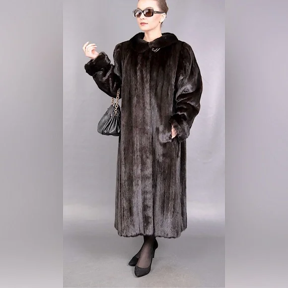 Highest Quality Mink Fur Coat!